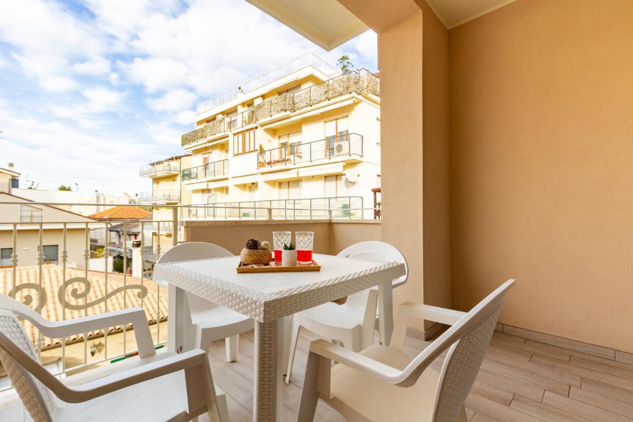 Apartamento Giada 1P - Palazzina Laura Myho Casa Tortoreto Exterior foto